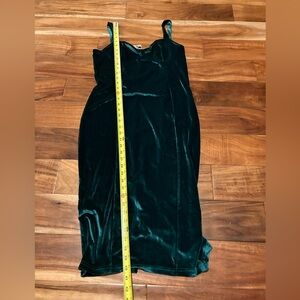 NWT Boohoo Velvet y2k Slip Dress Green Spaghetti Strap Midi‎ Small (1009)